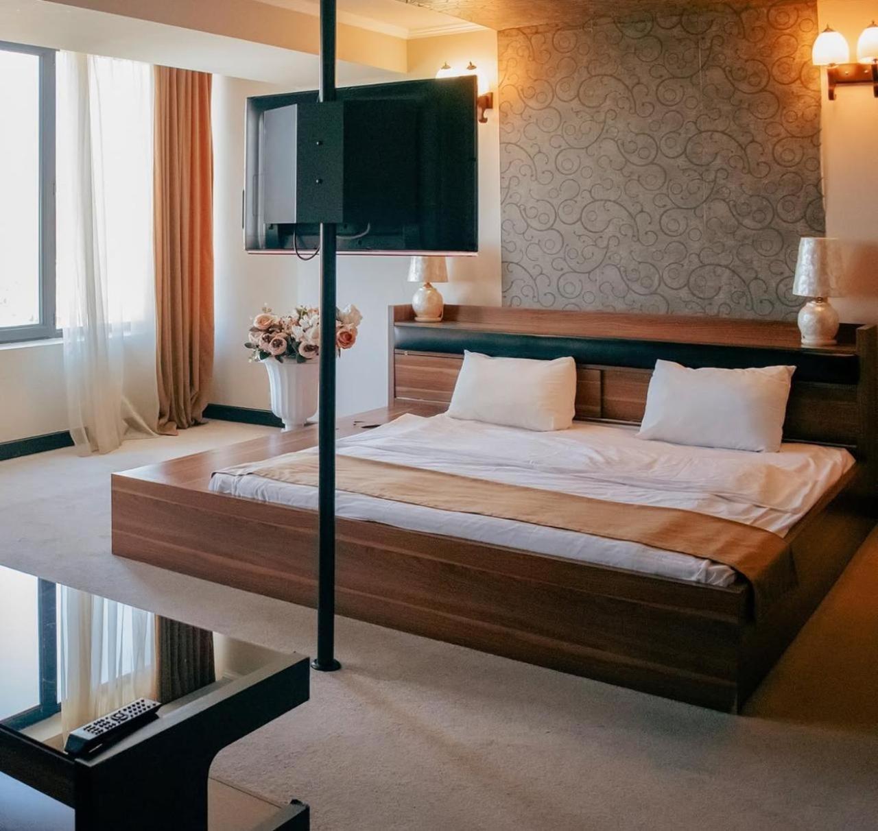 Elegant Hotel 4*